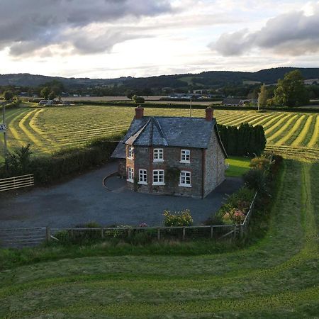 Country Cottage With Far Reaching Views Presteigne Exteriör bild