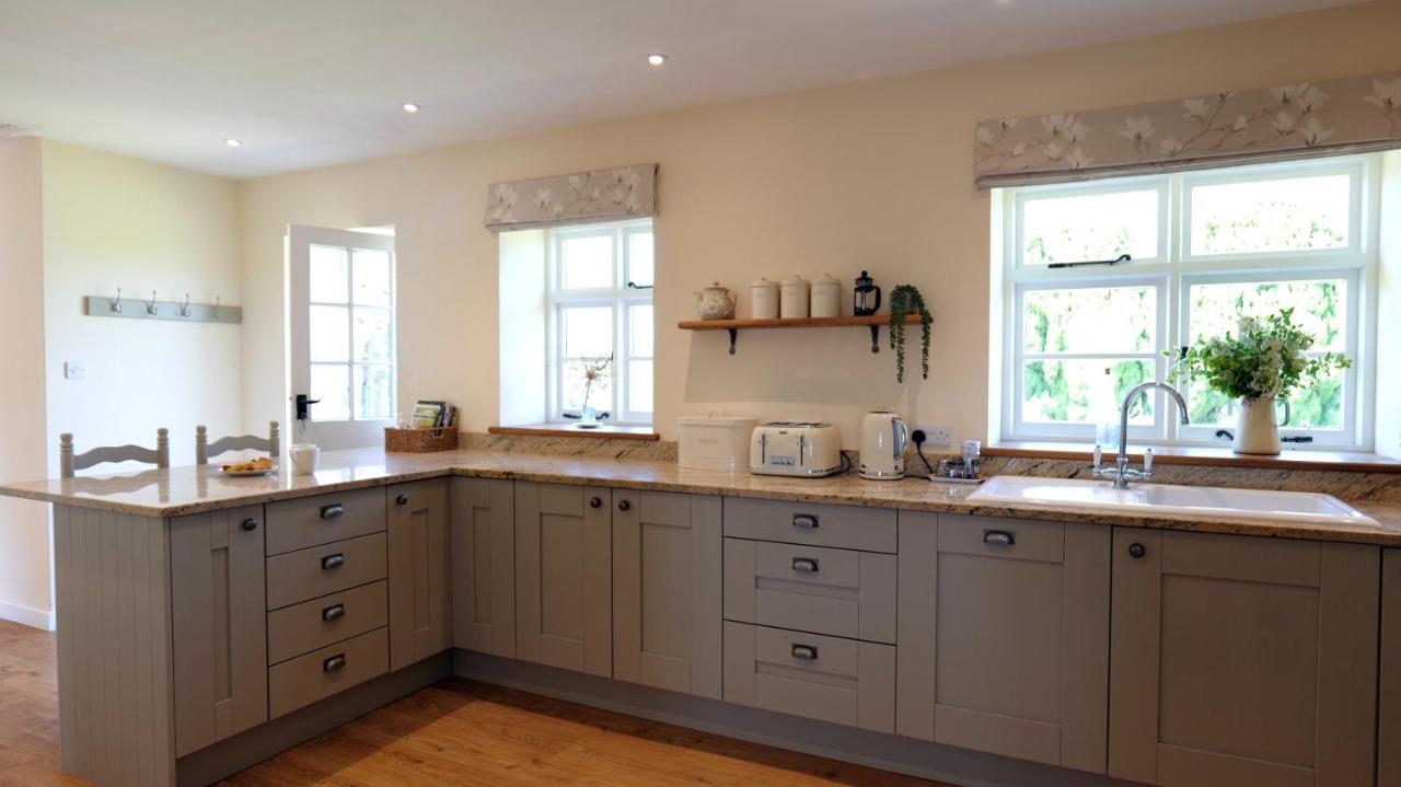Country Cottage With Far Reaching Views Presteigne Exteriör bild