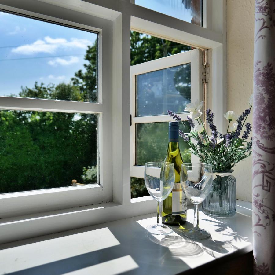 Country Cottage With Far Reaching Views Presteigne Exteriör bild