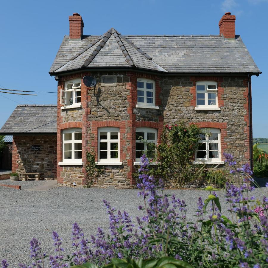 Country Cottage With Far Reaching Views Presteigne Exteriör bild