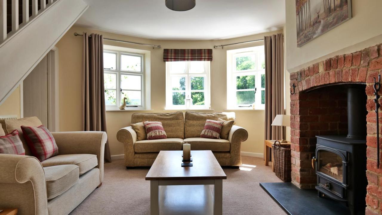 Country Cottage With Far Reaching Views Presteigne Exteriör bild